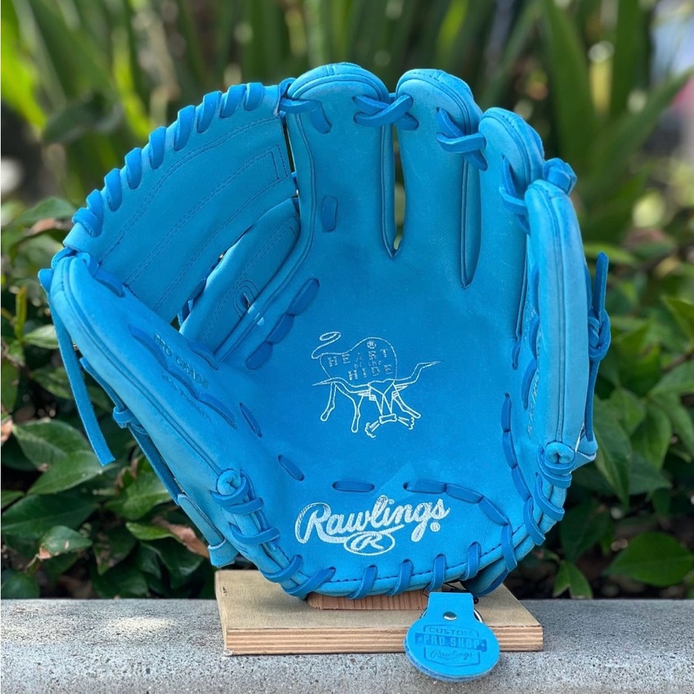 Custom Wilson gloves